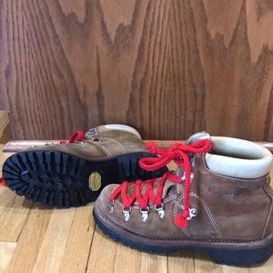 Women’s Hiking Boots